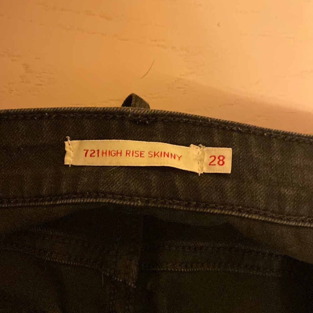 Levi’s Black 721 High Rise Skinny Jeans with Stretch Size 27”